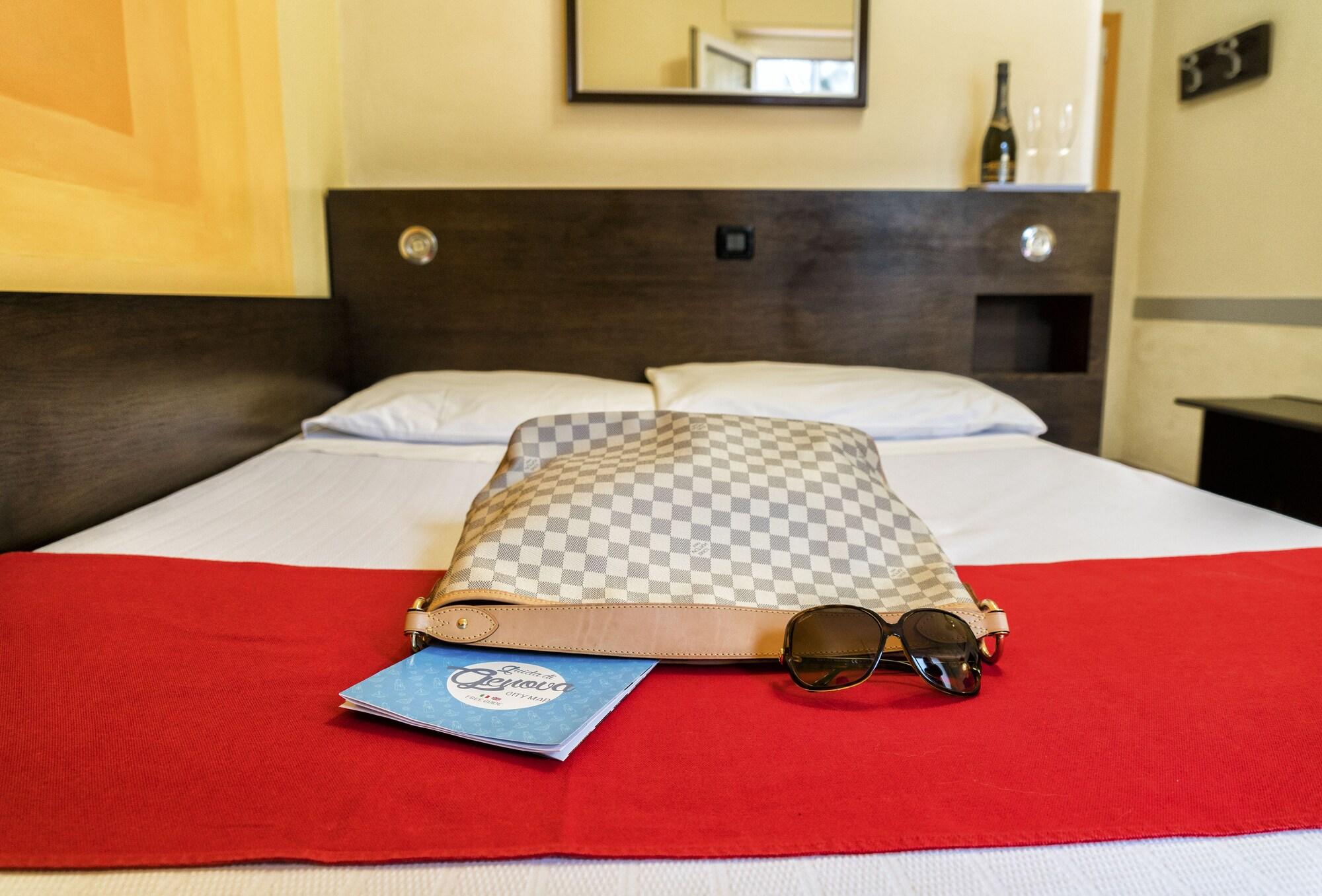 Hotel Cairoli 3*