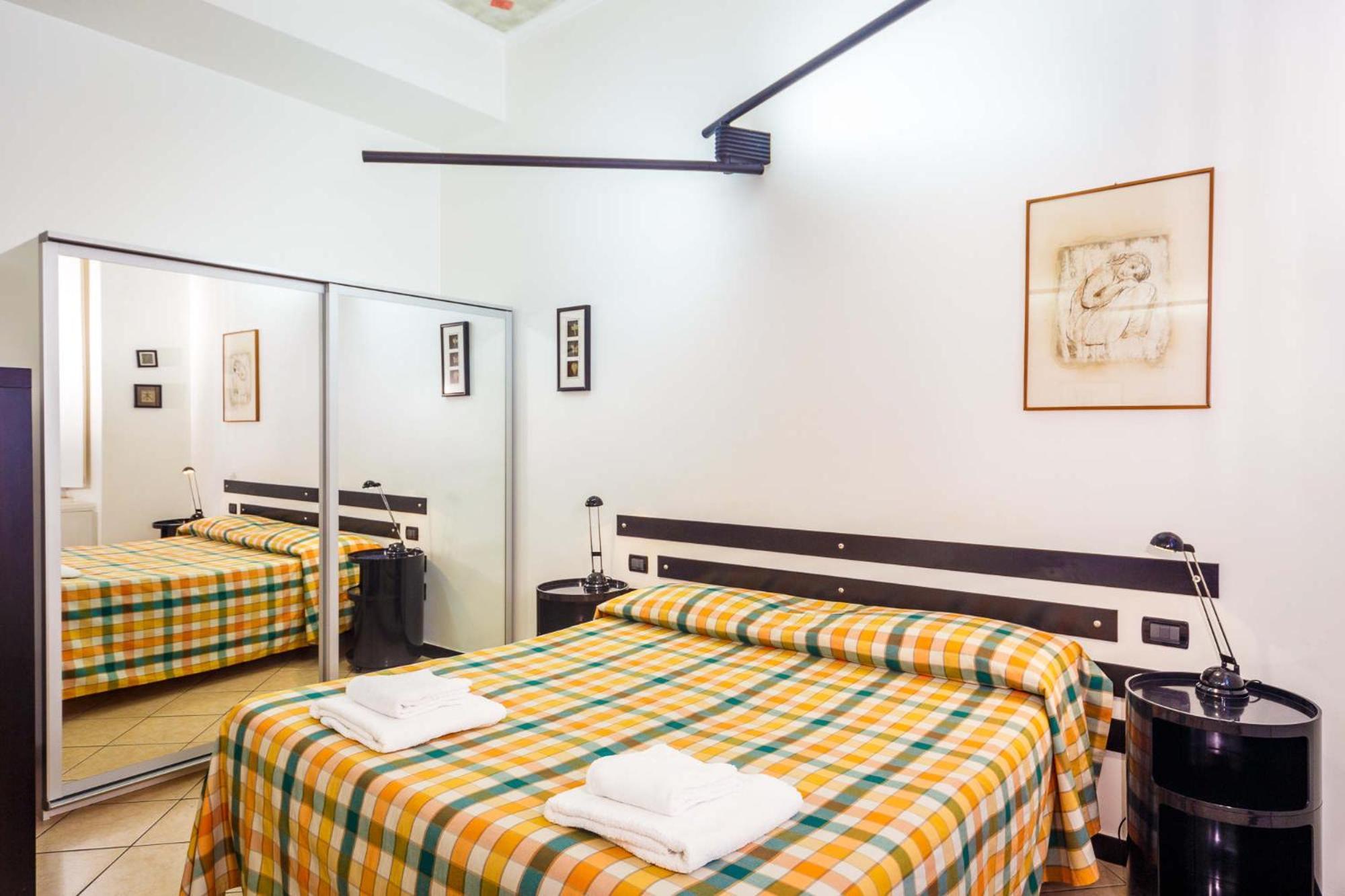 Hotel Cairoli