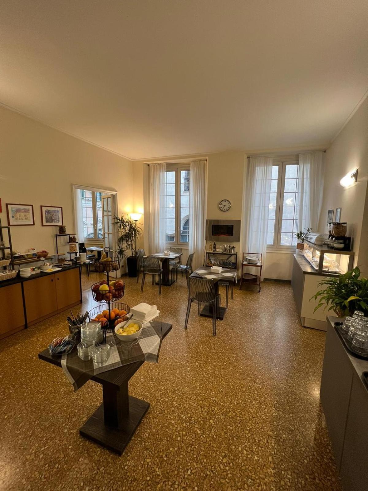 Hotel Cairoli 3*