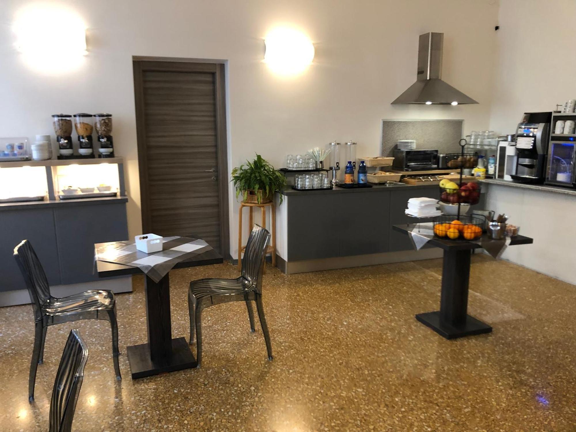 Cairoli Hotel